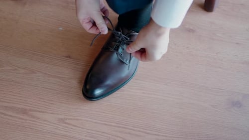 Tying Formal Shoe Laces