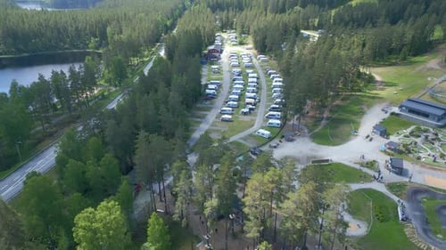 Viaduto aéreo de tirar o fôlego do Isaberg Mountain Resort Descubra a beleza da Suécia de cima
