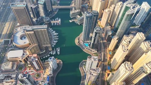 Dubai Marina.