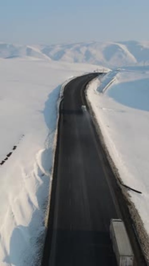 Schneebedeckte Autobahn