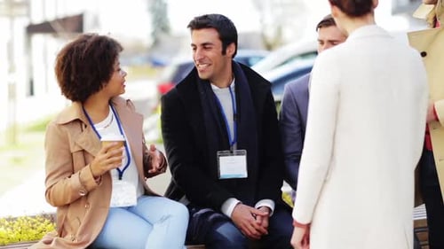 Concept d'affaires et de communication - Groupe international heureux de personnes portant un nom