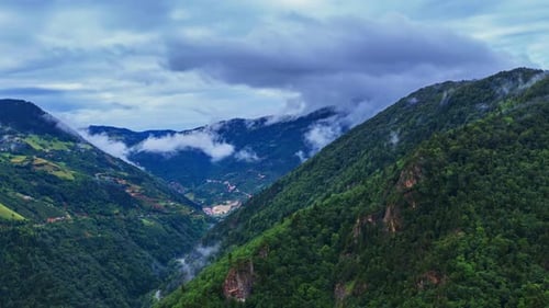 Mountain landscape timelapse, moving clouds. Clouds over the mountains. Summer Landscape. 4K. mist f