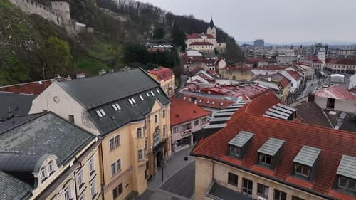 Vista aérea de la ciudad de Trencin en Eslovaquia
