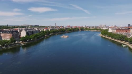 Zentraler historischer Teil der Stadt, Dächer der Stadt und Kopenhagener Seen
