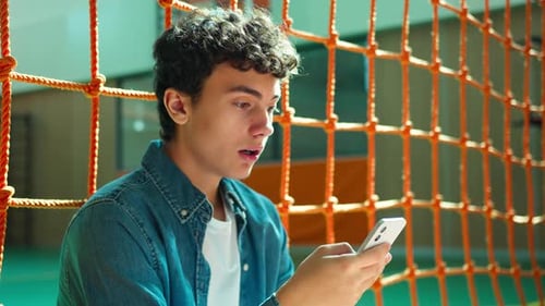 Sorprendido, sorprendido, sorprendido, adolescente caucásico, estudiante, boca abierta, increíble incredulidad, adolescente