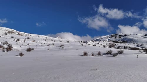 Schneebedeckter Berg