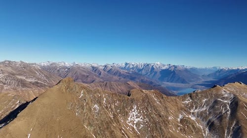 Pizzo di Gino es una montaña de Lombardía, Italia. Con una elevación de 2.245 m