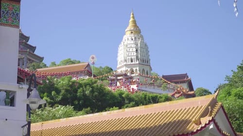 Amazing Intricate And Colorful Design Of The Kek Lok Si Temple In Malaysia - paning shot