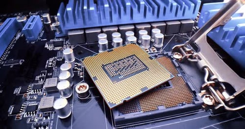 Close-up do processador central do computador com chip de CPU. Conceito moderno de tecnologia informática.