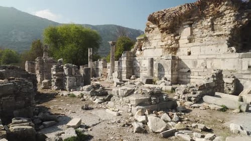 Ruines pittoresques de l'église de Marie à Éphèse (Efes)