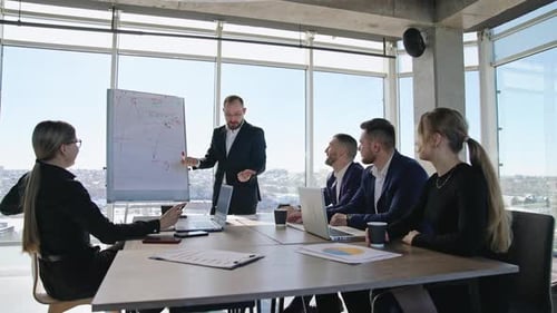 Emotionale Rede vor dem Team.
