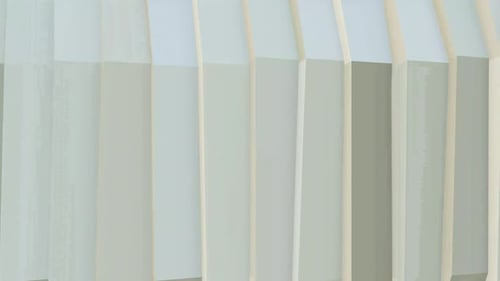 Abstrakter geometrischer weißer Hintergrund