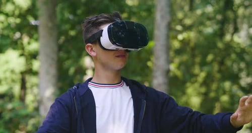 Young Adult Experiences Virtual Reality in Forest Setting