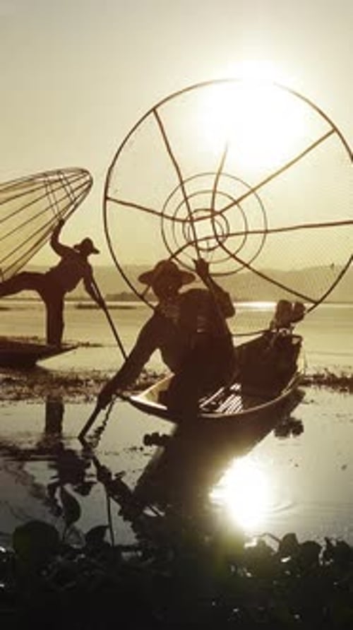 Pêcheurs birmans sur le lac Inle