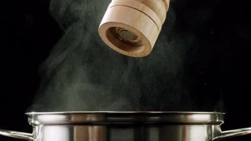 Pepper Grinder Adds Spice to Steaming Pot
