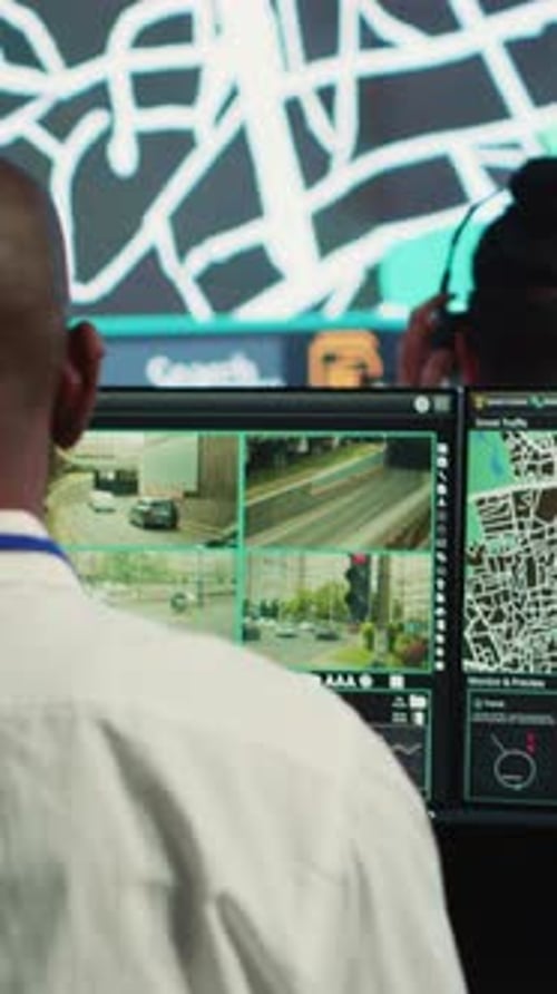 Monitoring City Traffic on a Multi-Screen Workstation