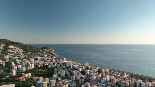 Buntes Panorama über die Stadt Luftaufnahme 4 K Alanya Türkei