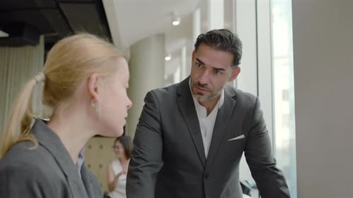 Exploring Business Collaboration Within a Modern Office Setting and Its Impact on Productivity