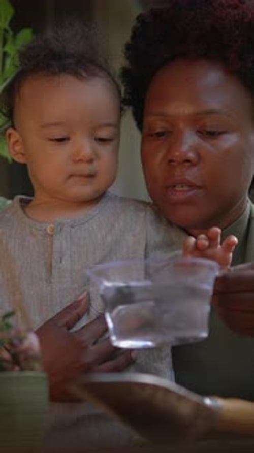 The Deep and Meaningful Emotional Connection That Exists Between a Mother and Her Child