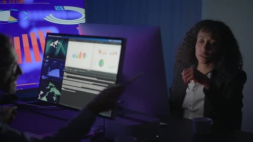 Data Analysis Collaboration in Modern Office Environment