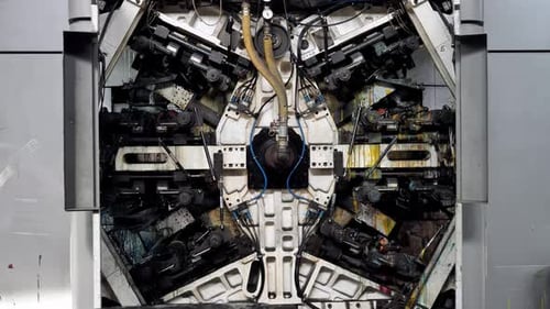Interner Mechanismus einer schweren industriellen Druckmaschine