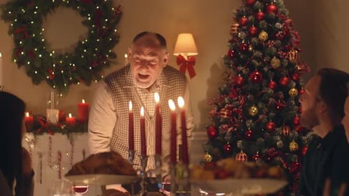 Man Gives Christmas Speech to Cheerful Family