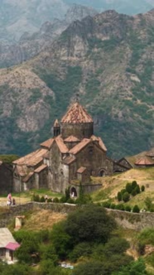 Ancien monastère de Haghpat sur les hauts plateaux arméniens