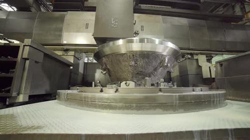 Industrielle Hightech-Mischgeräte werden effektiv in Aktion präsentiert — Stockclip