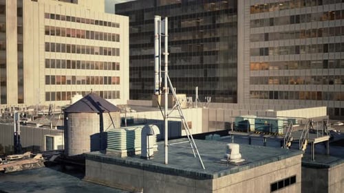 Un edificio con muchos edificios altos en el fondo