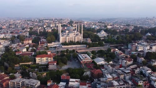 Mosquée Mystique Suleymaniye vue du ciel, vue aérienne de la ville d'Istanbul