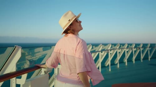 Savoring the Delightful and Relaxing Moments on a Scenic Cruise in the USA