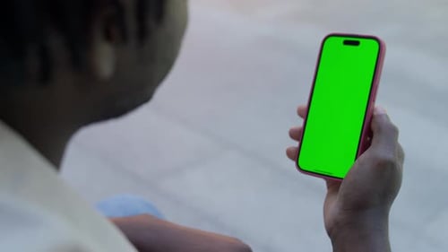 Click Smartphone Bottom Notification Area with Green Screen