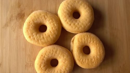 Donuts im 4K-Video als Hintergrund 03