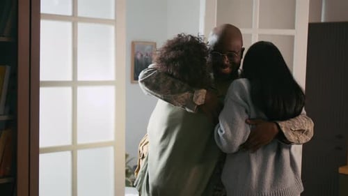 Military Father Returns Home to Loving Family