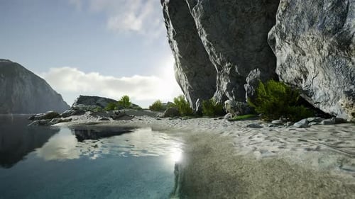 Felsklippe und Smaragdmeer auf der Insel