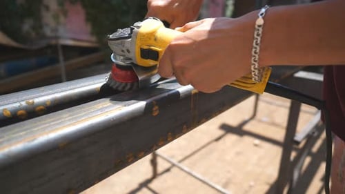 Metal Processing with Circular Saw Tool