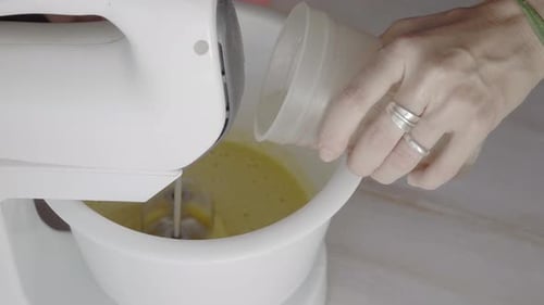 Preparing a cake at home