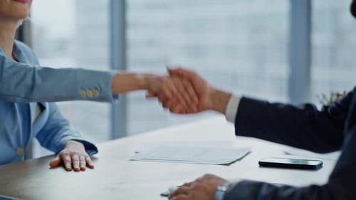 Closeup Businesspeople Shaking Hands Making Negotiations Modern Office Closeup