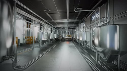 Große Fermentationstanks aus Stahl in einer geräumigen Halle der modernen Alkoholproduktionsfabrik