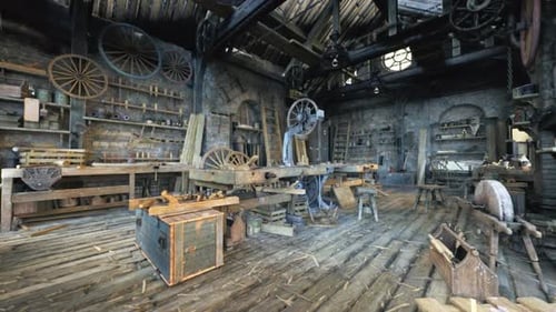Antiguo taller de carpintería abandonado