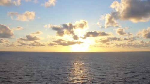 Sonnenuntergang über dem Karibischen Ozean