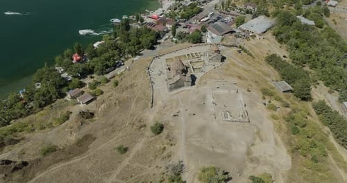 Luftaufnahme des Klosters Sevanavank, Armenien.