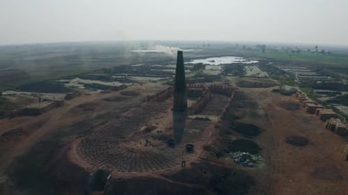 Brick factory polluting the air near Sukkur, Sindh, Pakistan