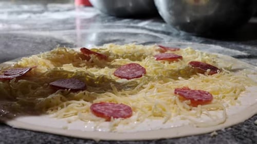 F40. Cooking pizza. The work of a pizzaiolo.