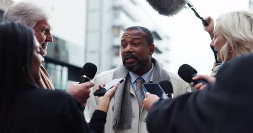 Man Gives Press Conference to Journalists in City
