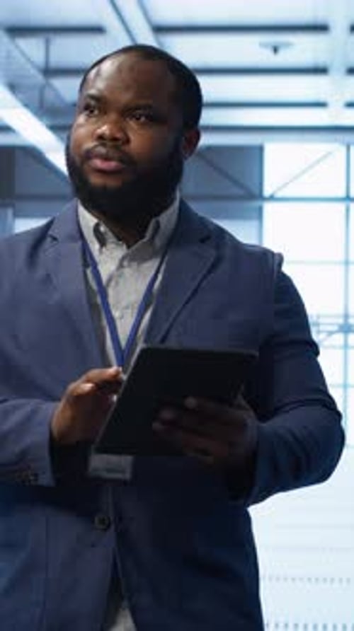 Vertical Video IT Expert Managing Data Center with Advanced Technology