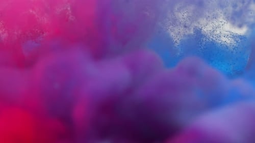 Blaue und rosa Farbwolke auf weißem Hintergrund