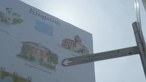 Arrow guide leading to famous objects in Kingston Upon Thames, static view