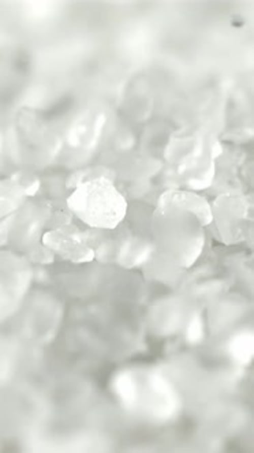 Falling Salt Crystal Filmed on a Highspeed Camera at 1000 Fps