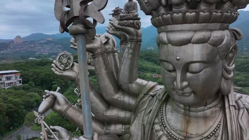 Thousand Hands Guanshiyin Bodhisattva em Taiwan, de perto